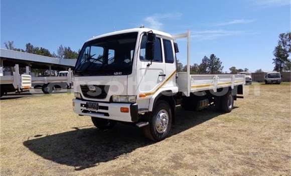 اشتري مستعمل Nissan UD White شاحنة في Butha–Buthe في Thaba-Tseka اشتري مستعمل Nissan UD White شاحنة في Butha–Buthe في Thaba-Tseka