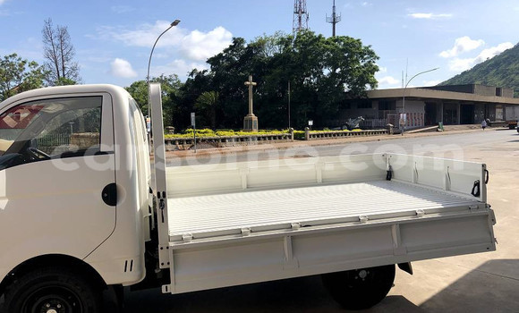Acheter Occasion Voiture Hyundai H1 Blanc à Maseru, Maseru Acheter Occasion Voiture Hyundai H1 Blanc à Maseru, Maseru