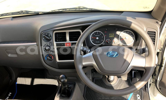 Acheter Occasion Voiture Hyundai H1 Blanc à Maseru, Maseru Acheter Occasion Voiture Hyundai H1 Blanc à Maseru, Maseru