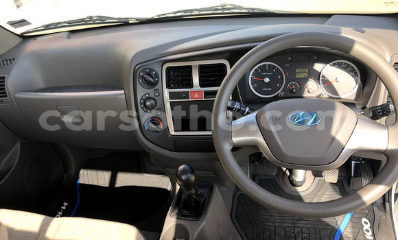 Acheter Occasion Voiture Hyundai H1 Blanc à Maseru, Maseru Acheter Occasion Voiture Hyundai H1 Blanc à Maseru, Maseru