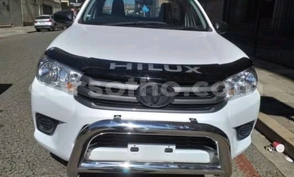 Sayi Na hannu Toyota Hilux White Mota in Maseru a Maseru Sayi Na hannu Toyota Hilux White Mota in Maseru a Maseru