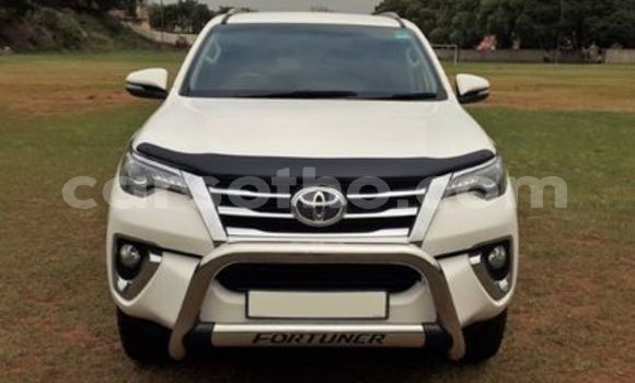 Buy Used Toyota Fortuner White Car in Maseru in Maseru Buy Used Toyota Fortuner White Car in Maseru in Maseru