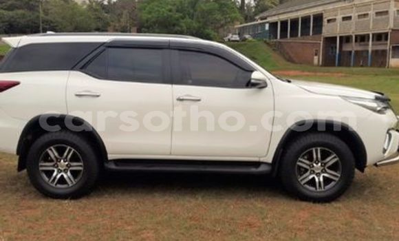 Buy Used Toyota Fortuner White Car in Maseru in Maseru Buy Used Toyota Fortuner White Car in Maseru in Maseru