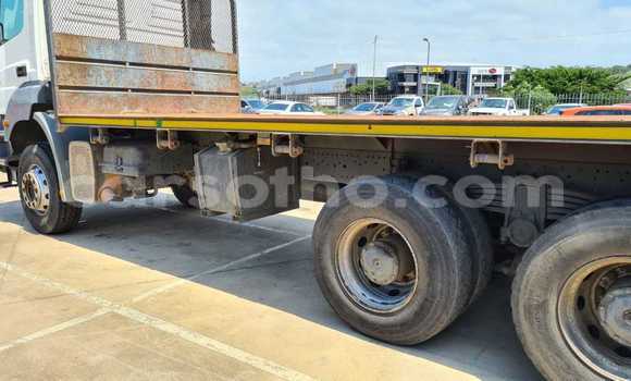 اشتري مستعمل Mercedes‒Benz Truck White شاحنة في Maseru في Maseru اشتري مستعمل Mercedes‒Benz Truck White شاحنة في Maseru في Maseru