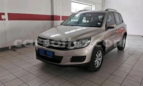 Sayi Na hannu Volkswagen Tiguan Silver Mota in Maseru a Maseru Sayi Na hannu Volkswagen Tiguan Silver Mota in Maseru a Maseru