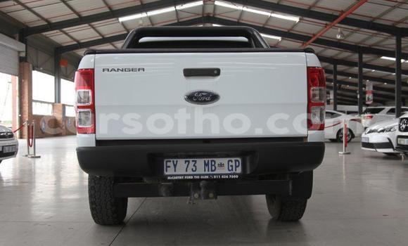 Sayi Na hannu Ford Ranger White Mota in Maseru a Maseru Sayi Na hannu Ford Ranger White Mota in Maseru a Maseru