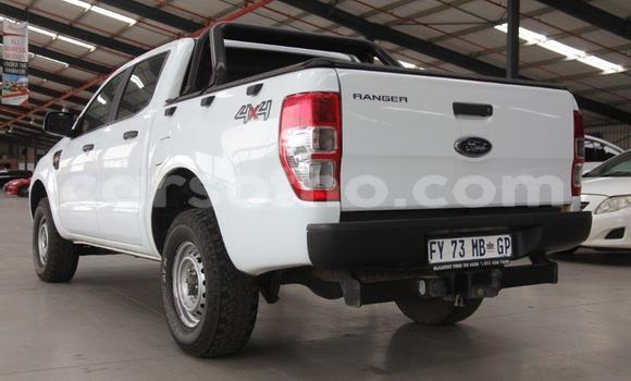 Sayi Na hannu Ford Ranger White Mota in Maseru a Maseru Sayi Na hannu Ford Ranger White Mota in Maseru a Maseru