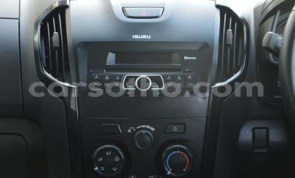 Buy Used Isuzu D–MAX Red Car in Maseru in Maseru Buy Used Isuzu D–MAX Red Car in Maseru in Maseru