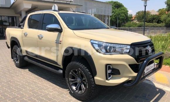 Buy Used Toyota Hilux Brown Car in Maseru in Maseru Buy Used Toyota Hilux Brown Car in Maseru in Maseru