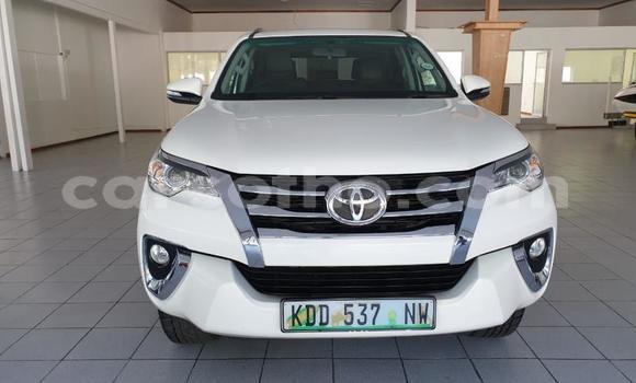 Buy Used Toyota Fortuner White Car in Maseru in Maseru Buy Used Toyota Fortuner White Car in Maseru in Maseru
