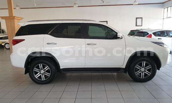 Buy Used Toyota Fortuner White Car in Maseru in Maseru Buy Used Toyota Fortuner White Car in Maseru in Maseru