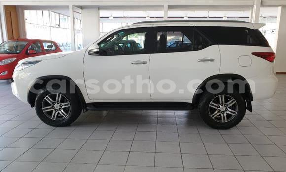 Buy Used Toyota Fortuner White Car in Maseru in Maseru Buy Used Toyota Fortuner White Car in Maseru in Maseru