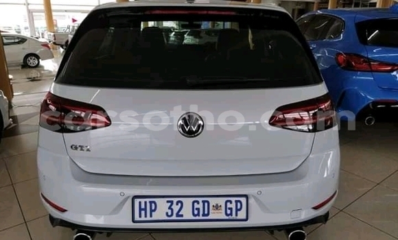 Buy Used Volkswagen Golf R White Car in Maseru in Maseru Buy Used Volkswagen Golf R White Car in Maseru in Maseru