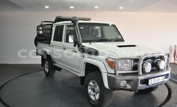 اشتري مستعمل Toyota Land Cruiser White سيارة في Maputsoa في Leribe اشتري مستعمل Toyota Land Cruiser White سيارة في Maputsoa في Leribe