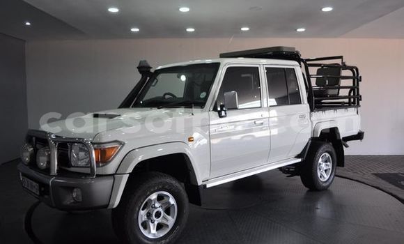 اشتري مستعمل Toyota Land Cruiser White سيارة في Maputsoa في Leribe اشتري مستعمل Toyota Land Cruiser White سيارة في Maputsoa في Leribe