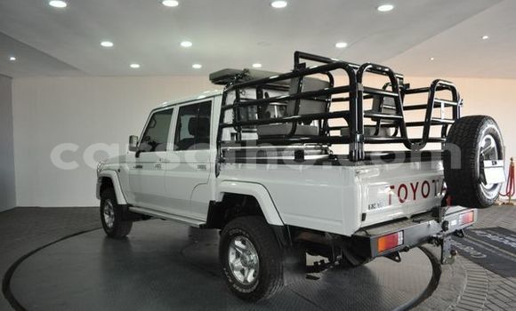 اشتري مستعمل Toyota Land Cruiser White سيارة في Maputsoa في Leribe اشتري مستعمل Toyota Land Cruiser White سيارة في Maputsoa في Leribe