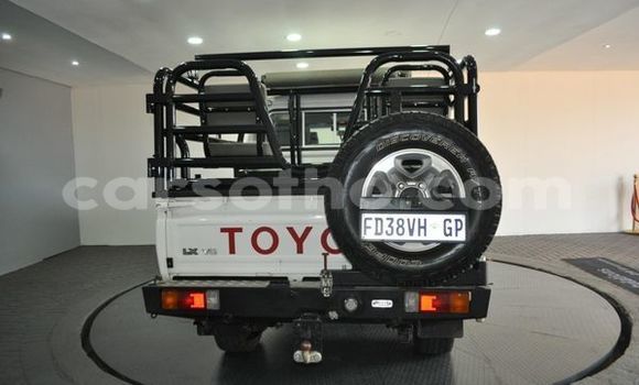 اشتري مستعمل Toyota Land Cruiser White سيارة في Maputsoa في Leribe اشتري مستعمل Toyota Land Cruiser White سيارة في Maputsoa في Leribe