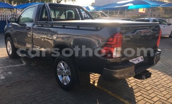 Buy Used Toyota Hilux Silver Car in Maputsoa in Leribe Buy Used Toyota Hilux Silver Car in Maputsoa in Leribe