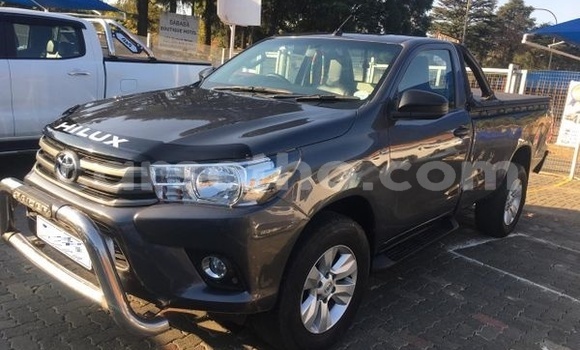 Buy Used Toyota Hilux Silver Car in Maputsoa in Leribe Buy Used Toyota Hilux Silver Car in Maputsoa in Leribe