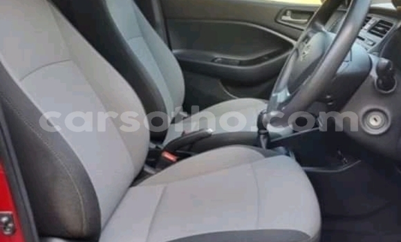 Acheter Occasion Voiture Hyundai i20 Rouge à Roma, Maseru Acheter Occasion Voiture Hyundai i20 Rouge à Roma, Maseru