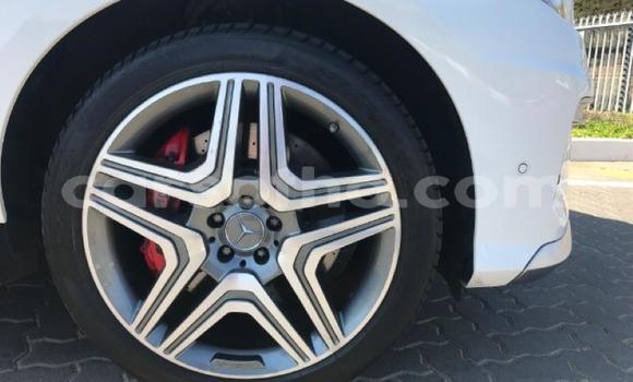 Acheter Occasion Voiture Mercedes-Benz ML–Class Blanc à Maseru, Maseru Acheter Occasion Voiture Mercedes-Benz ML–Class Blanc à Maseru, Maseru