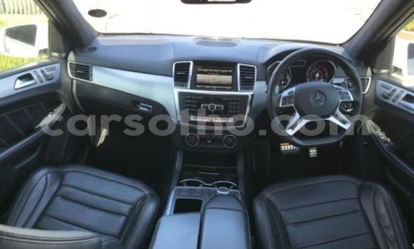 Acheter Occasion Voiture Mercedes-Benz ML–Class Blanc à Maseru, Maseru Acheter Occasion Voiture Mercedes-Benz ML–Class Blanc à Maseru, Maseru