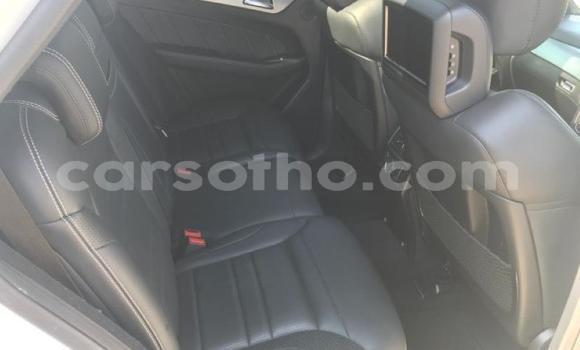 Acheter Occasion Voiture Mercedes-Benz ML–Class Blanc à Maseru, Maseru Acheter Occasion Voiture Mercedes-Benz ML–Class Blanc à Maseru, Maseru