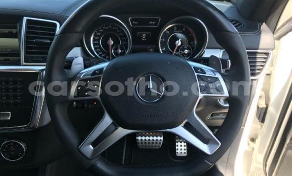 Acheter Occasion Voiture Mercedes-Benz ML–Class Blanc à Maseru, Maseru Acheter Occasion Voiture Mercedes-Benz ML–Class Blanc à Maseru, Maseru