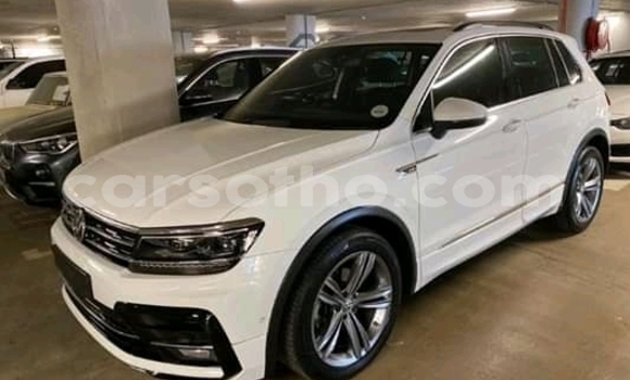 Sayi Na hannu Volkswagen Tiguan White Mota in Maseru a Maseru Sayi Na hannu Volkswagen Tiguan White Mota in Maseru a Maseru