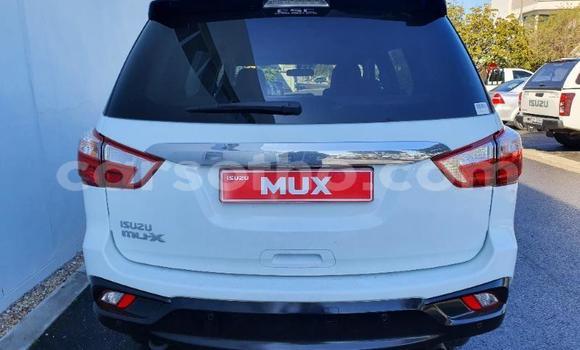 Acheter Occasion Voiture Isuzu D–MAX Blanc à Maseru, Maseru Acheter Occasion Voiture Isuzu D–MAX Blanc à Maseru, Maseru