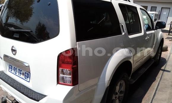 Acheter Occasion Voiture Nissan Pathfinder Blanc à Maseru, Maseru Acheter Occasion Voiture Nissan Pathfinder Blanc à Maseru, Maseru