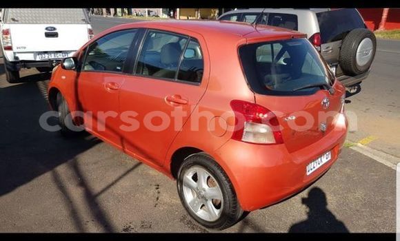 Sayi Na hannu Toyota Yaris Red Mota in Mafeteng a Mafeteng Sayi Na hannu Toyota Yaris Red Mota in Mafeteng a Mafeteng