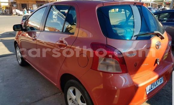 Sayi Na hannu Toyota Yaris Red Mota in Mafeteng a Mafeteng Sayi Na hannu Toyota Yaris Red Mota in Mafeteng a Mafeteng