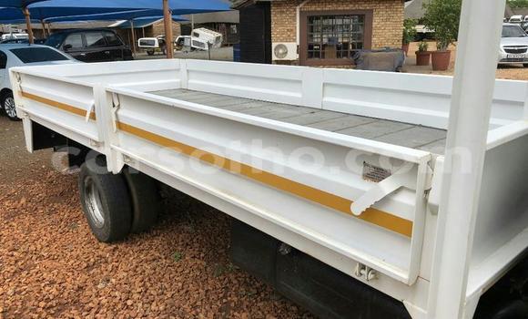 Buy Used Toyota Dyna White Truck in Maputsoe in Leribe Buy Used Toyota Dyna White Truck in Maputsoe in Leribe