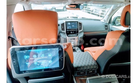 Acheter Import Voiture Toyota Land Cruiser Noir à Import - Dubai, Maseru Acheter Import Voiture Toyota Land Cruiser Noir à Import - Dubai, Maseru