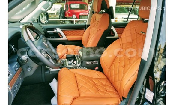 Acheter Import Voiture Toyota Land Cruiser Noir à Import - Dubai, Maseru Acheter Import Voiture Toyota Land Cruiser Noir à Import - Dubai, Maseru