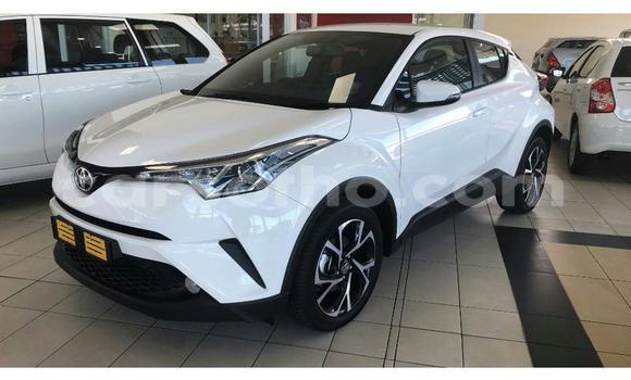 Acheter Occasion Voiture Toyota C-HR Blanc à Maseru, Maseru Acheter Occasion Voiture Toyota C-HR Blanc à Maseru, Maseru