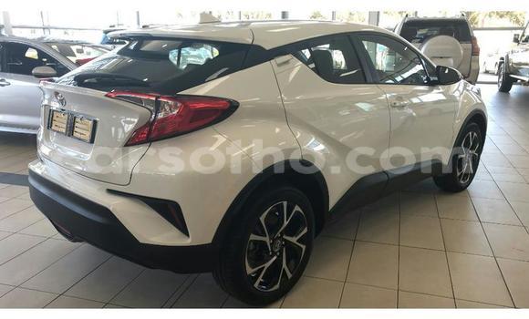 Acheter Occasion Voiture Toyota C-HR Blanc à Maseru, Maseru Acheter Occasion Voiture Toyota C-HR Blanc à Maseru, Maseru