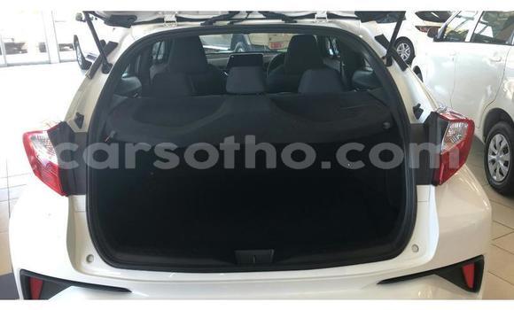 Acheter Occasion Voiture Toyota C-HR Blanc à Maseru, Maseru Acheter Occasion Voiture Toyota C-HR Blanc à Maseru, Maseru