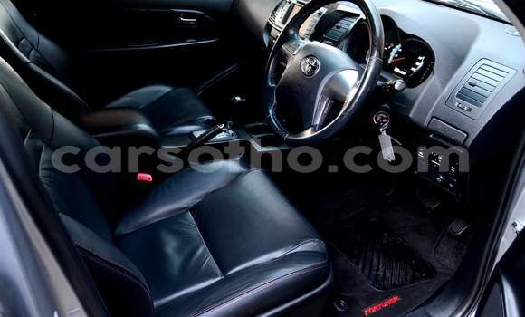 Sayi Na hannu Toyota Fortuner Silver Mota in Maseru a Maseru Sayi Na hannu Toyota Fortuner Silver Mota in Maseru a Maseru