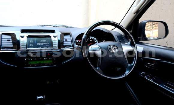 Sayi Na hannu Toyota Fortuner Silver Mota in Maseru a Maseru Sayi Na hannu Toyota Fortuner Silver Mota in Maseru a Maseru