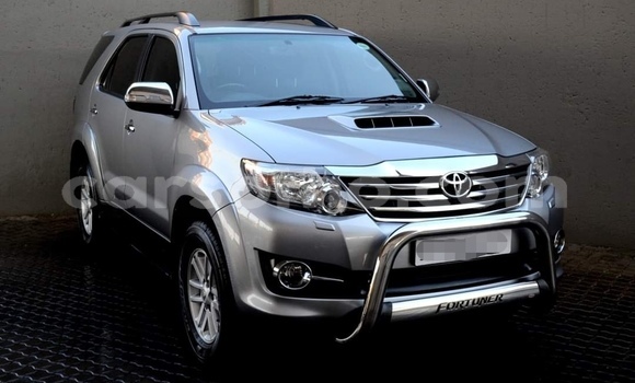 Sayi Na hannu Toyota Fortuner Silver Mota in Maseru a Maseru Sayi Na hannu Toyota Fortuner Silver Mota in Maseru a Maseru