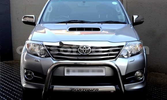 Sayi Na hannu Toyota Fortuner Silver Mota in Maseru a Maseru Sayi Na hannu Toyota Fortuner Silver Mota in Maseru a Maseru