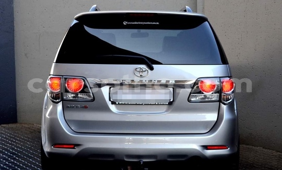 Sayi Na hannu Toyota Fortuner Silver Mota in Maseru a Maseru Sayi Na hannu Toyota Fortuner Silver Mota in Maseru a Maseru
