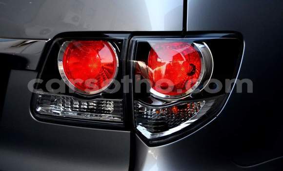 Sayi Na hannu Toyota Fortuner Silver Mota in Maseru a Maseru Sayi Na hannu Toyota Fortuner Silver Mota in Maseru a Maseru