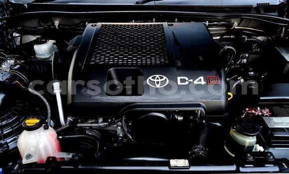 Sayi Na hannu Toyota Fortuner Silver Mota in Maseru a Maseru Sayi Na hannu Toyota Fortuner Silver Mota in Maseru a Maseru