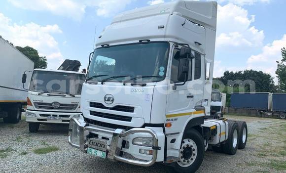 Sayi Na hannu Nissan UD White Babbar mota in Maseru a Maseru Sayi Na hannu Nissan UD White Babbar mota in Maseru a Maseru