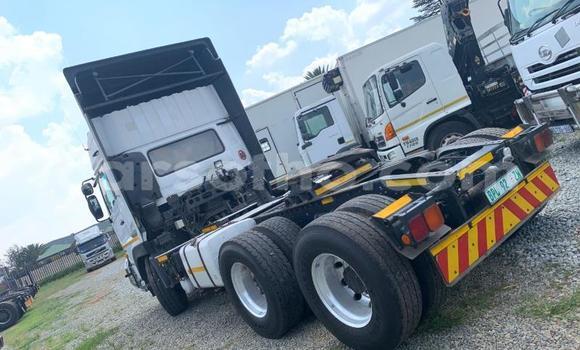 Sayi Na hannu Nissan UD White Babbar mota in Maseru a Maseru Sayi Na hannu Nissan UD White Babbar mota in Maseru a Maseru