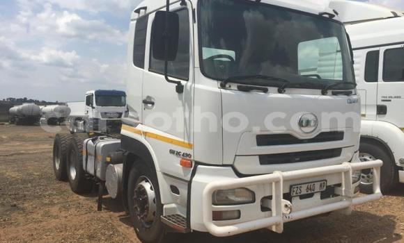 Acheter Occasion Utilitaire Nissan UD Blanc à Maseru, Maseru Acheter Occasion Utilitaire Nissan UD Blanc à Maseru, Maseru