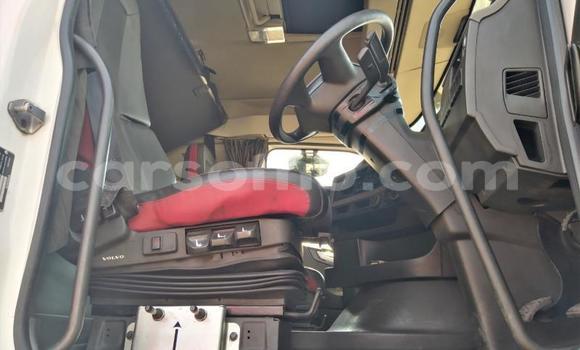 Acheter Occasion Utilitaire Volvo F4 Blanc à Maseru, Maseru Acheter Occasion Utilitaire Volvo F4 Blanc à Maseru, Maseru